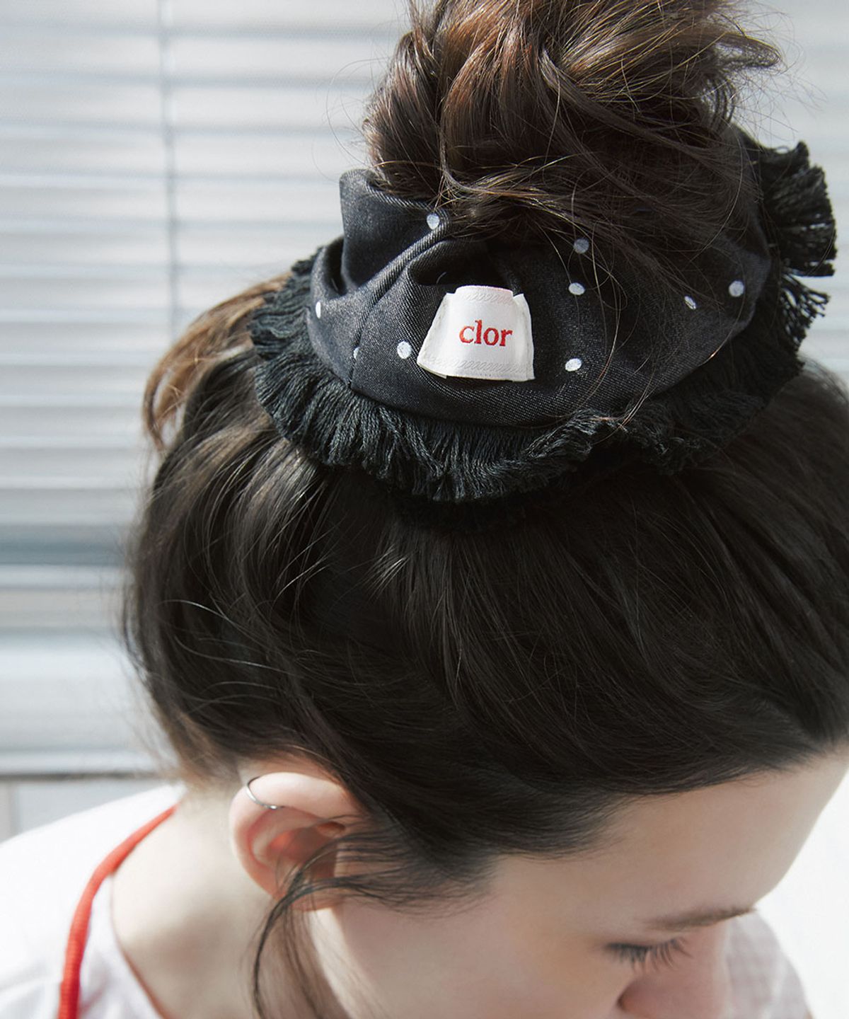 클로르(CLOR) DOTS TASSEL SCRUNCHIE - 2 colors