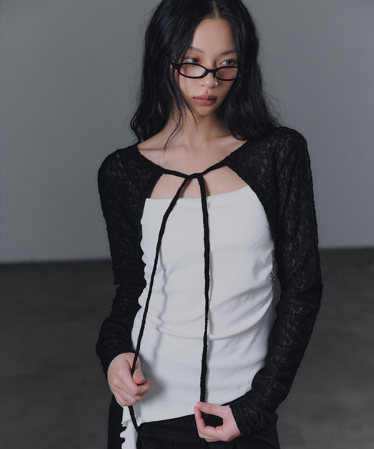 그로우하이드(GROWHIDE) 네트 레이스 스트랩 볼레로 가디건_블랙