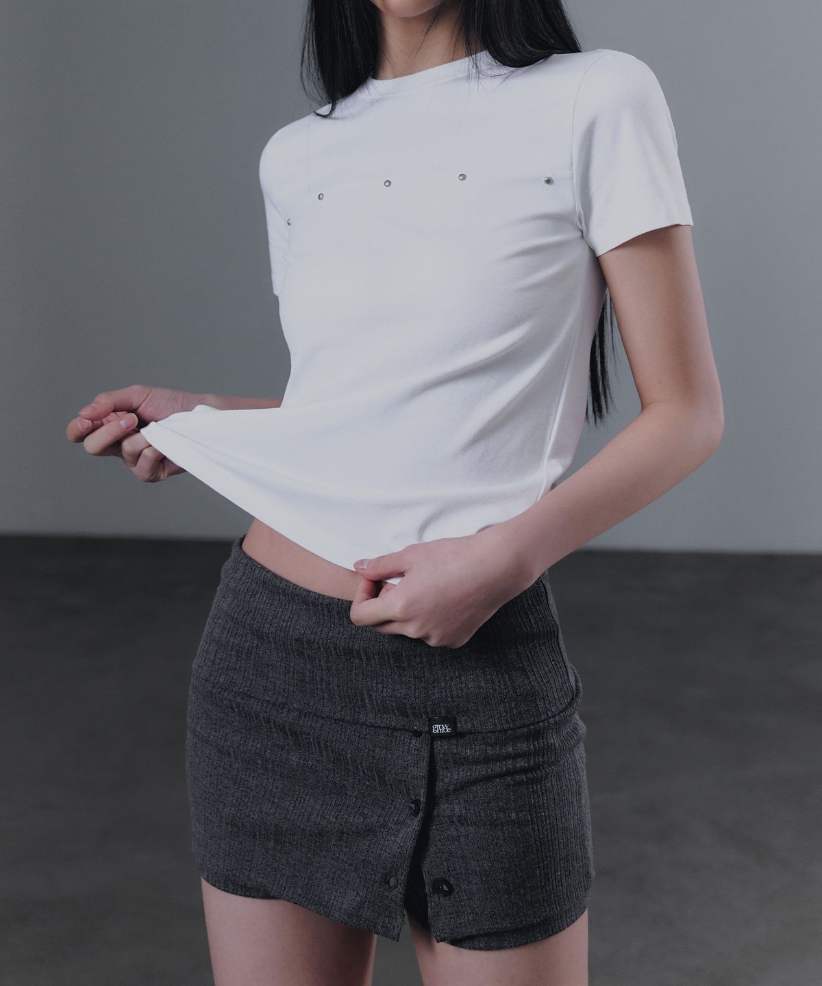 그로우하이드(GROWHIDE) 힐든 절개 스터드 반팔 티셔츠_아이보리
