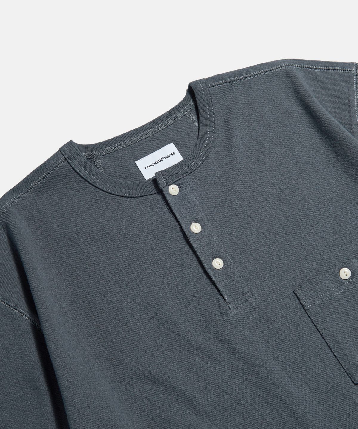 에스피오나지(ESPIONAGE) Wide Henley Pocket Tee Slate