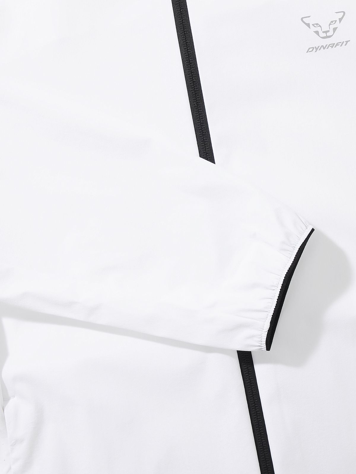 다이나핏(DYNAFIT) ICE SKIN (살얼음) 남성 자켓_White YMM26132W2
