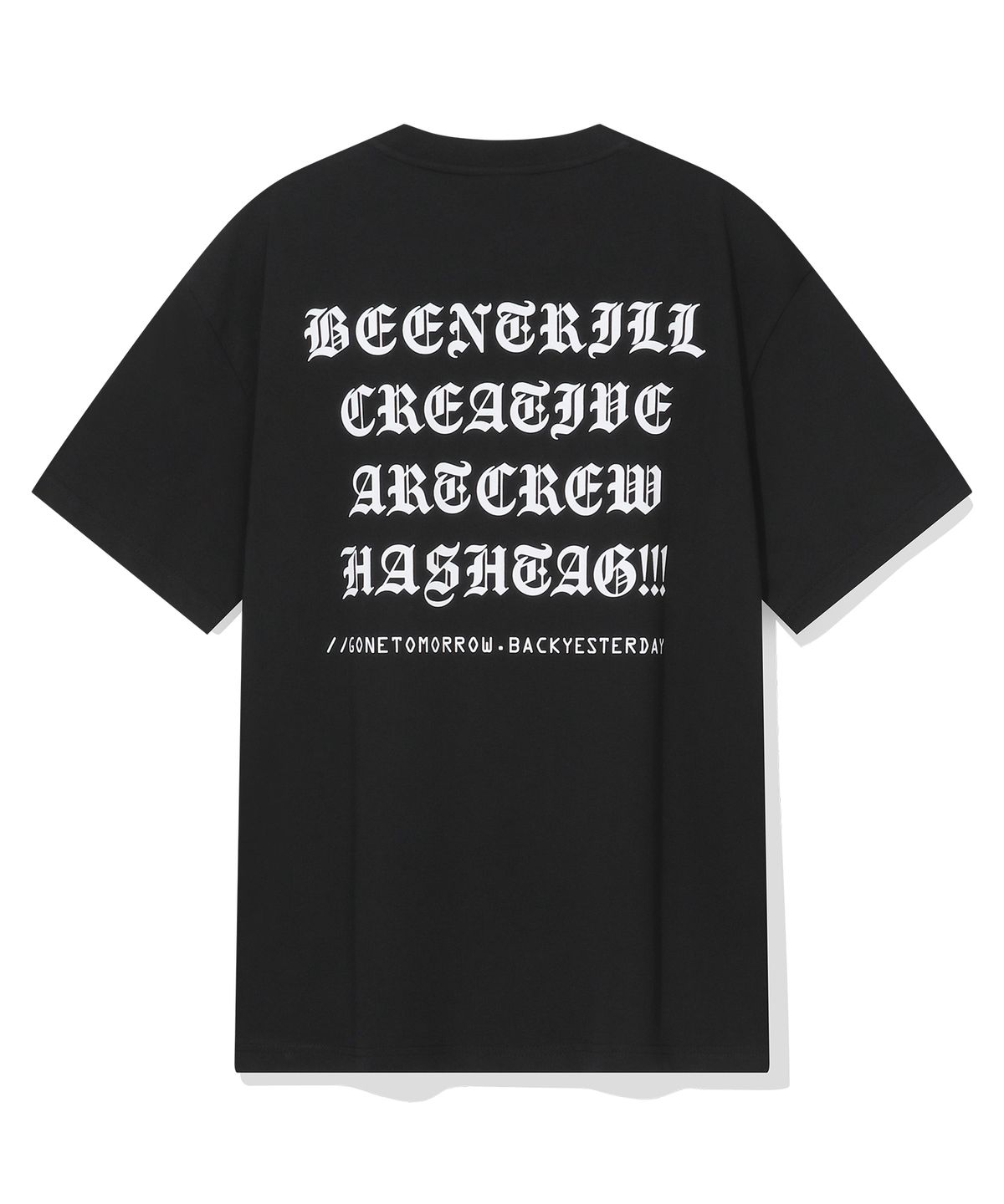 빈트릴(BEENTRILL) 고딕 레터링 백 로고 오버핏 반팔티(블랙)