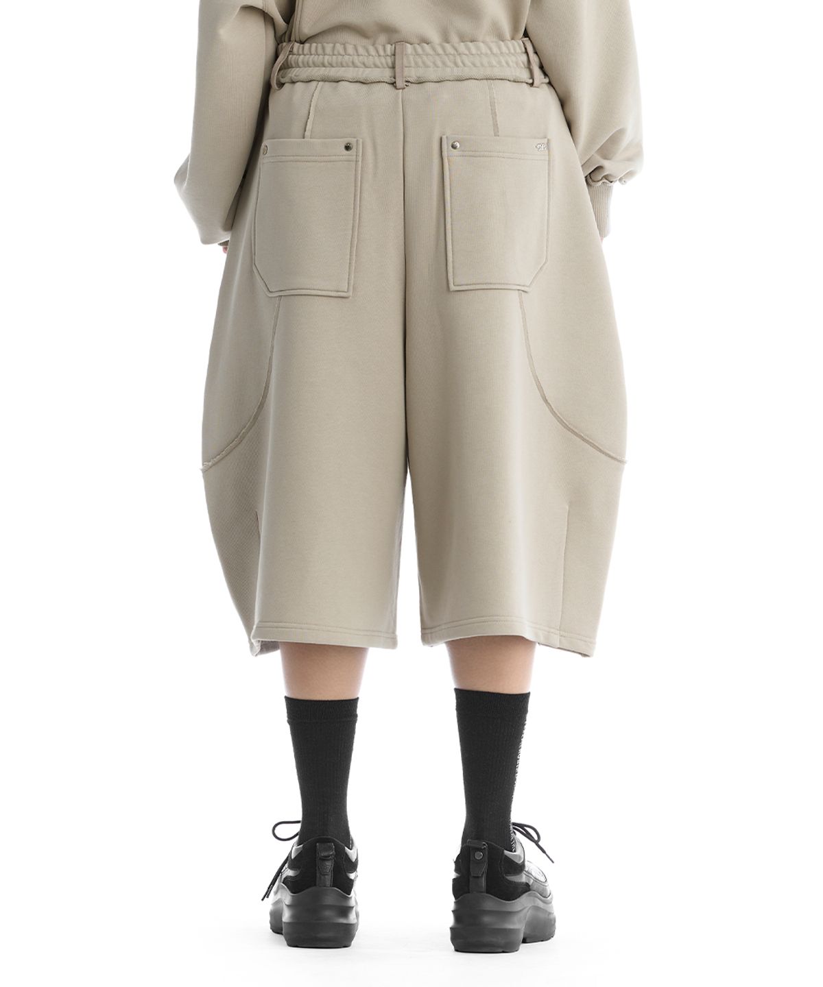 트리밍버드(TREEMINGBIRD) TMB Raw Cut Balloon Bermuda Set-Up Shorts [ Beige ]
