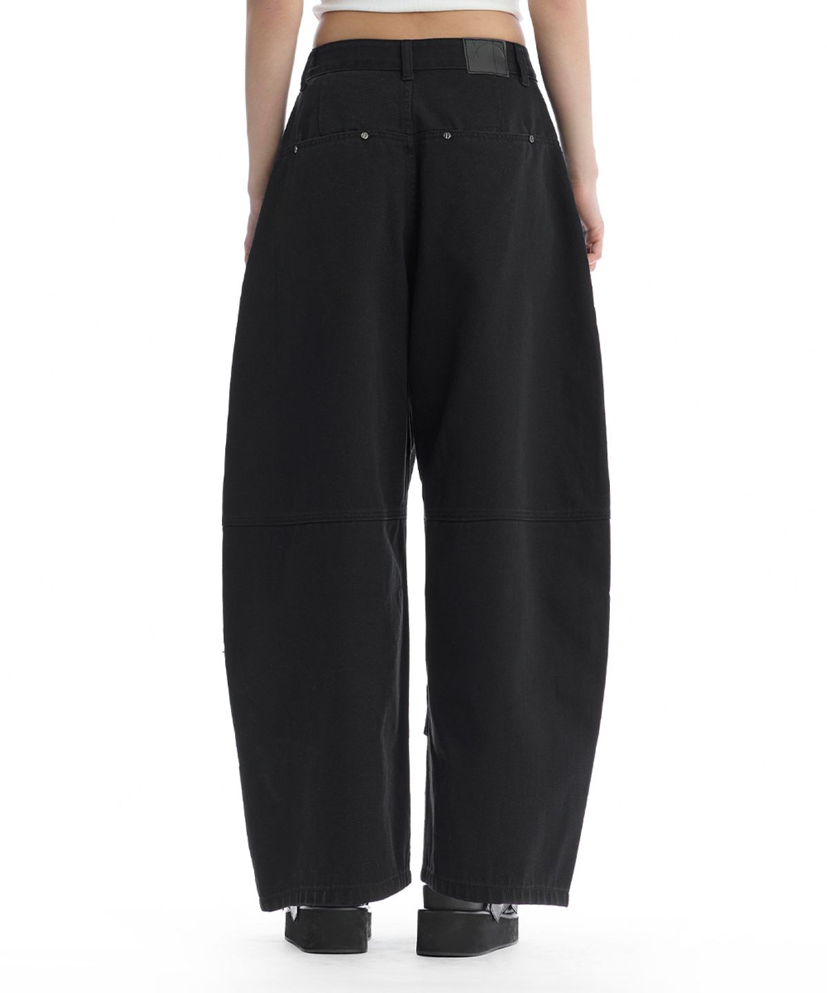 트리밍버드(TREEMINGBIRD) Double-Knee Balloon-Fit Denim Pants [ Black ]