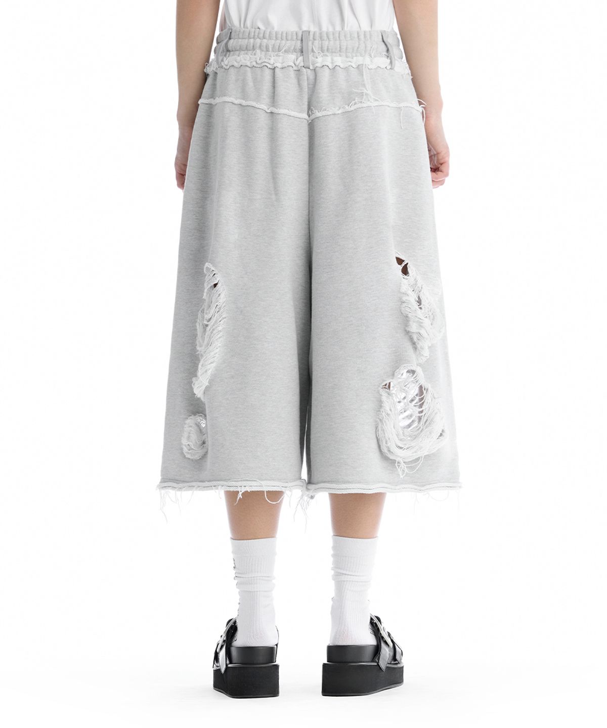 트리밍버드(TREEMINGBIRD) Scratch Damage Bermuda Sweat Pants [ Melange Gray ]