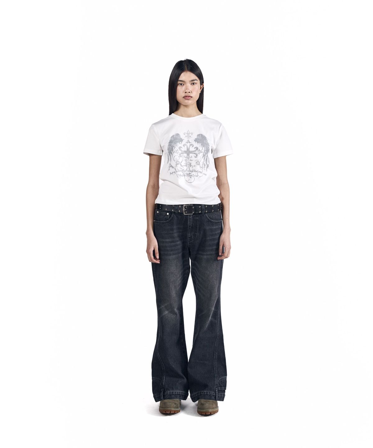 아캄(AAKAM) Cross Wing Half Top (White)