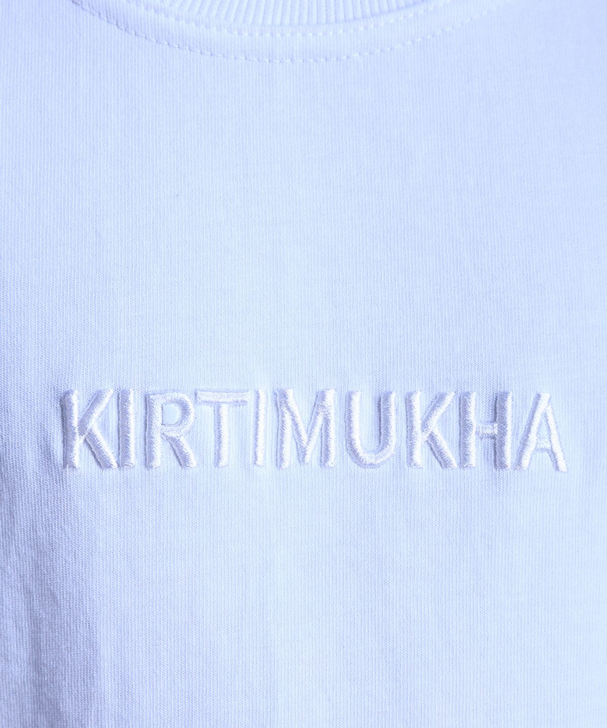 키르티무카(KIRTIMUKHA) 소매 자수 반팔티 화이트