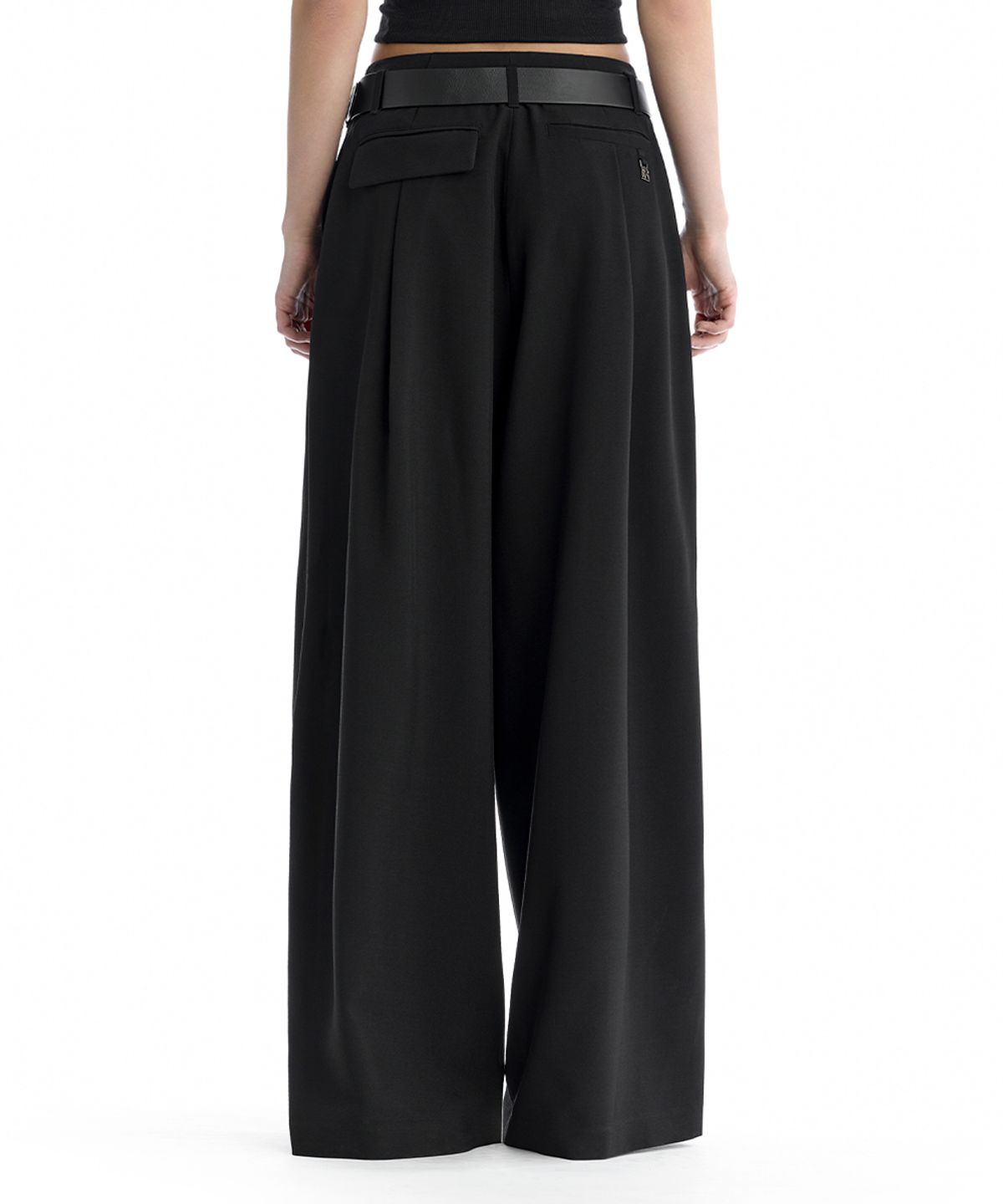 트리밍버드(TREEMINGBIRD) Minimal Button-Detail Set-Up Wide Pants [ Black ]