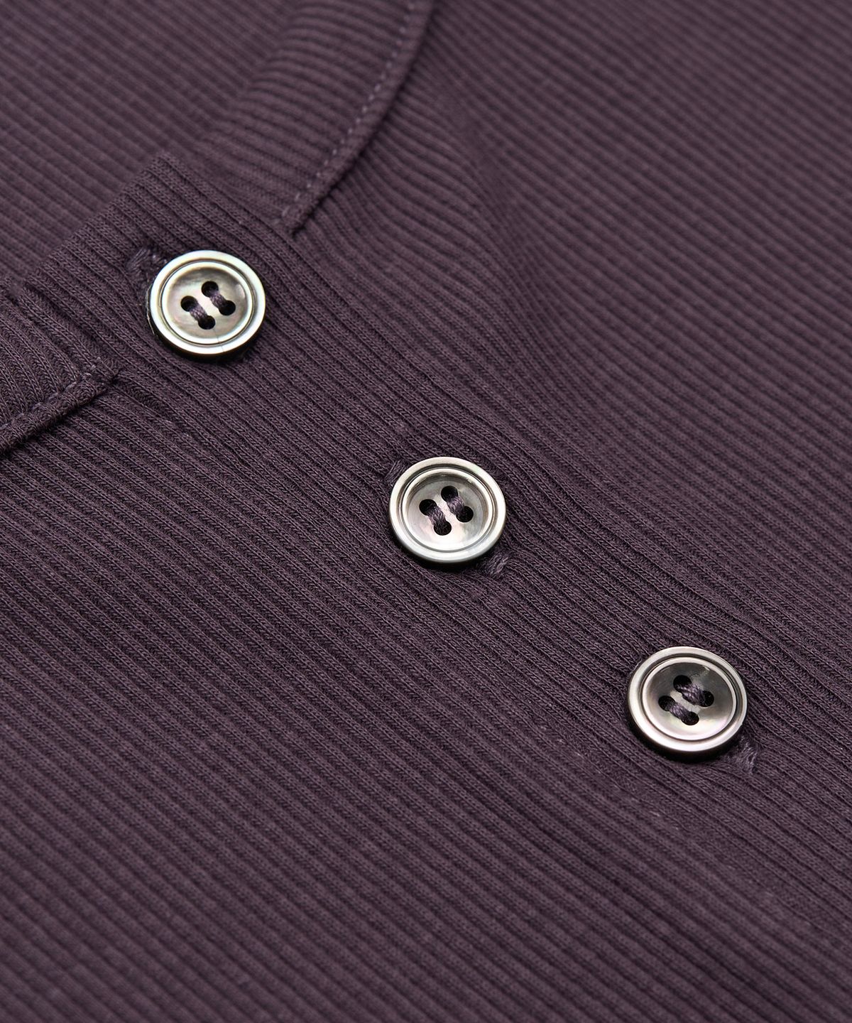 페플리(PEPLEE) Button Henley Neck Sleeveless Top (Purple)
