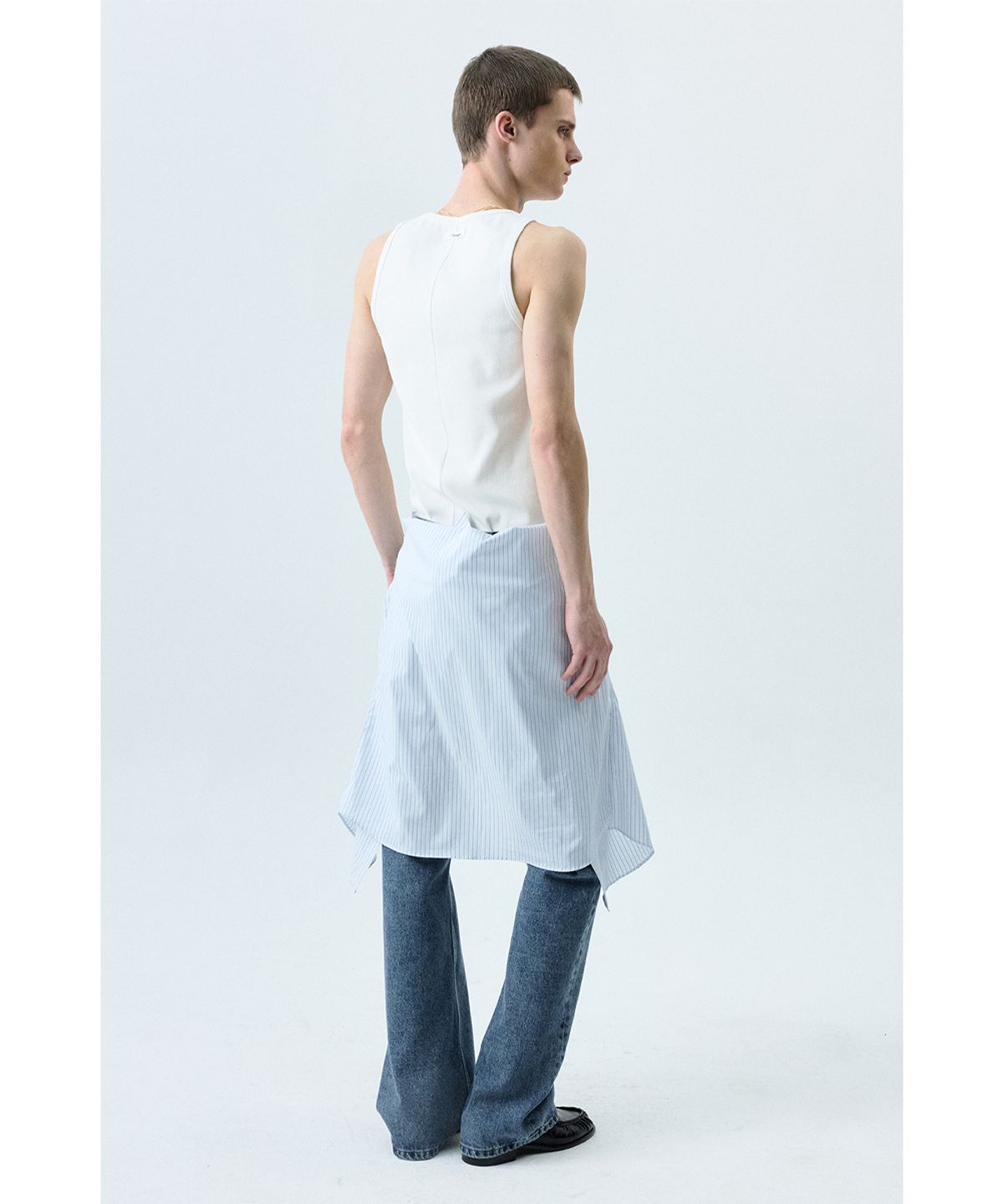 세비지(SAVAGE) Sleevelesss Top - White