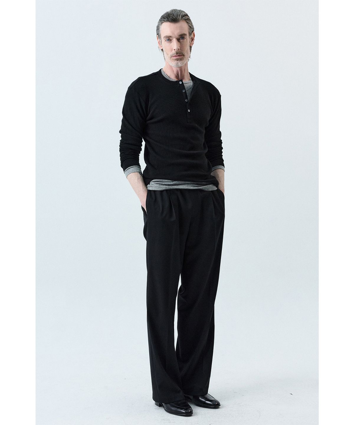 세비지(SAVAGE) Henley Neck Long Sleeve - Black