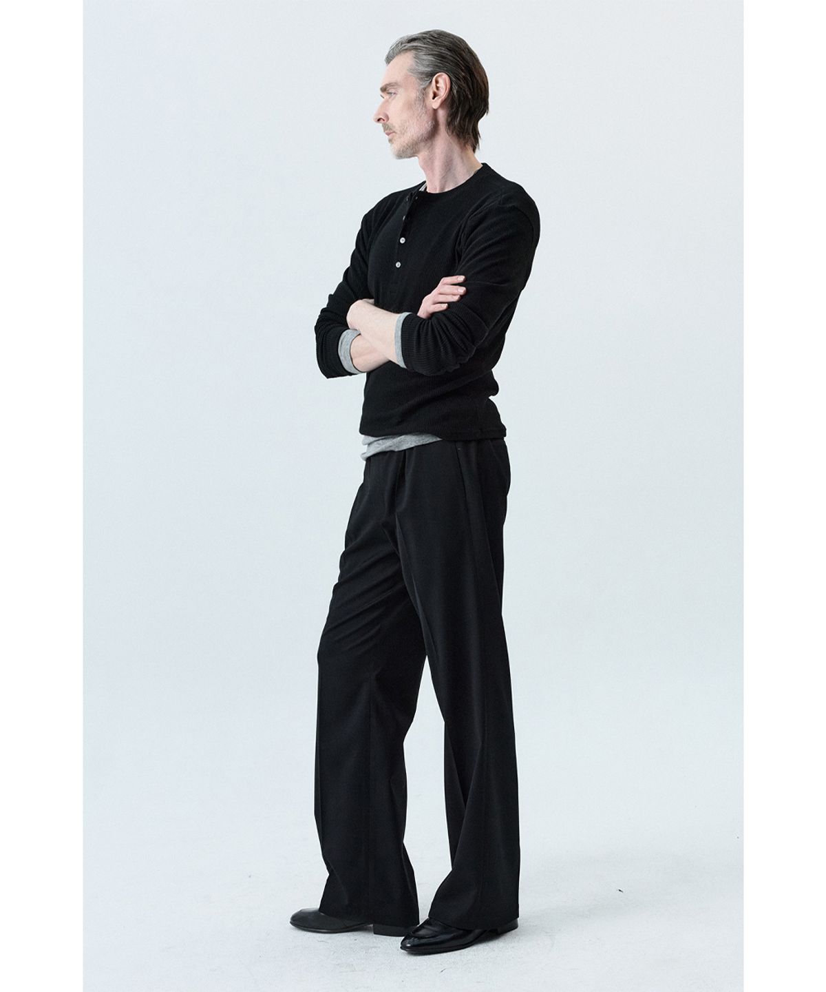 세비지(SAVAGE) Henley Neck Long Sleeve - Black