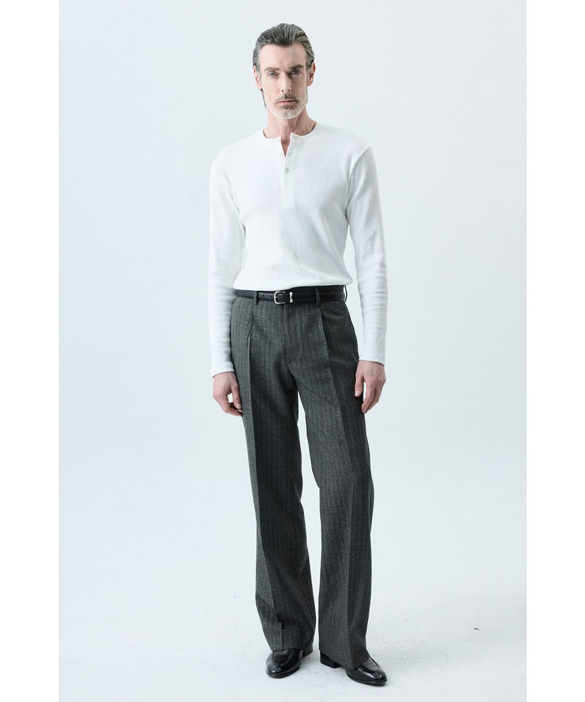 세비지(SAVAGE) Henley Neck Long Sleeve - White