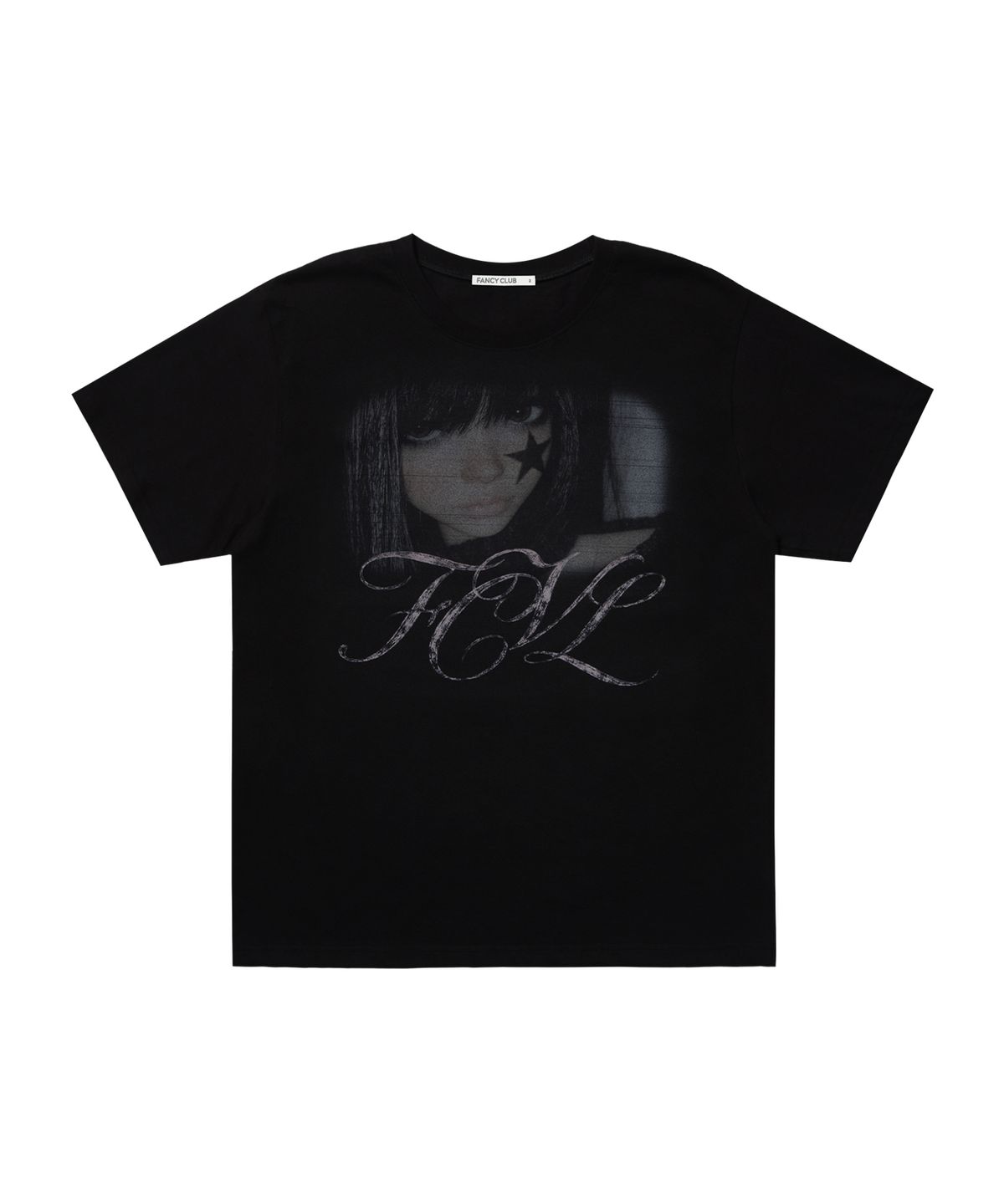 팬시클럽(FANCY CLUB) FCL 쉐도우 돌 티 (BLACK) F26QB120