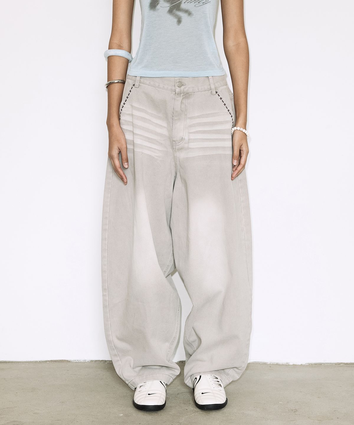 팬시클럽(FANCY CLUB) 베이워치 데님 팬츠 (SAND GRAY) F26QD154