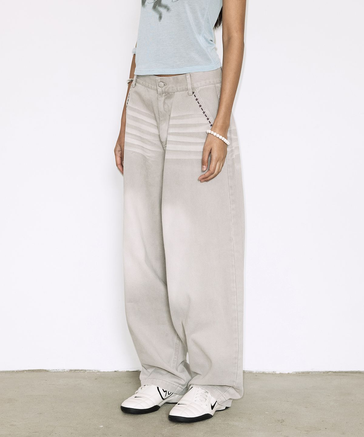 팬시클럽(FANCY CLUB) 베이워치 데님 팬츠 (SAND GRAY) F26QD154