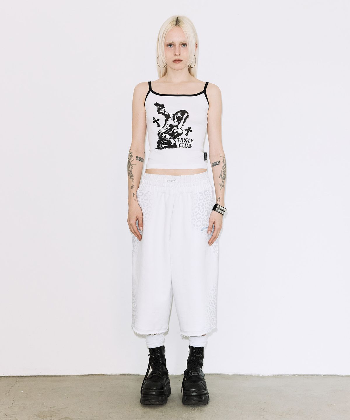 팬시클럽(FANCY CLUB) 00s 슬리브리스 (WHITE) F26QB121