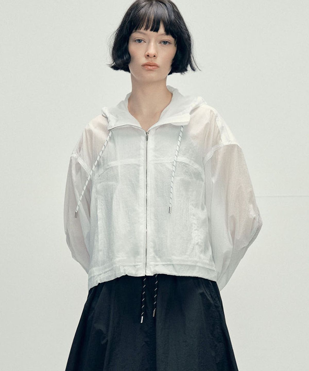 마롭(MALOUPE) 6316 크롭 후드 경량 점퍼 (화이트)