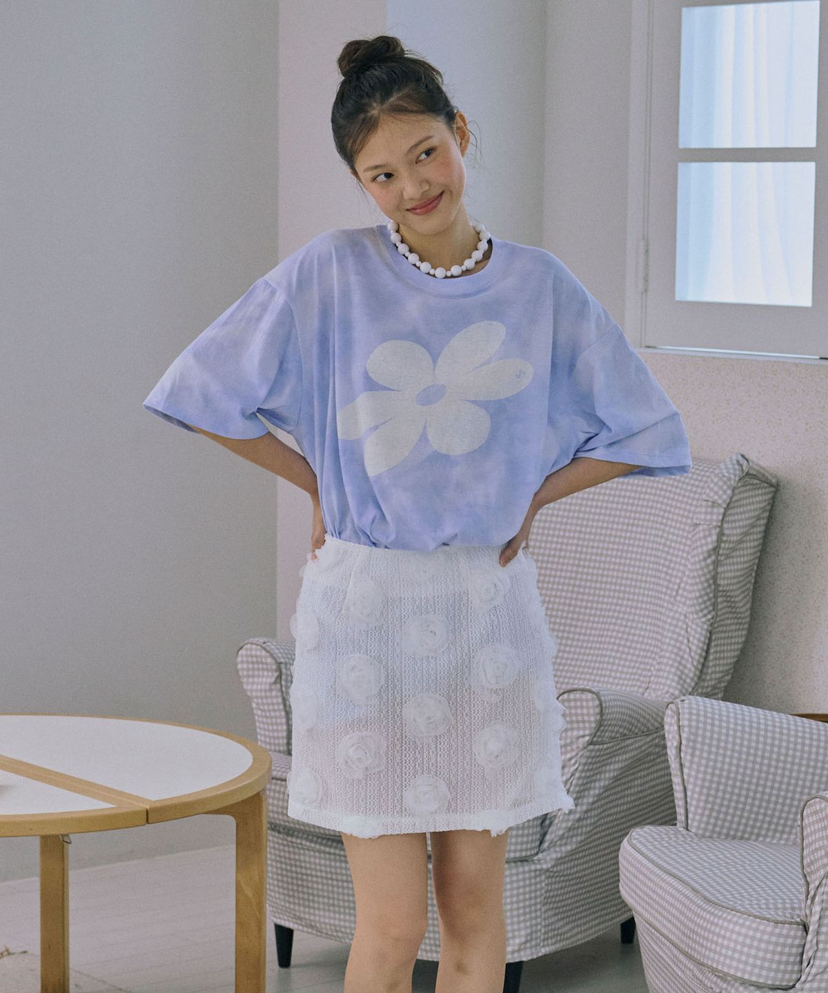 준준스페이스(JUNEJUNE SPACE) Flower Appliqué Mini Skirt_White(플라워 아플리케 미니 스커트_화이트)