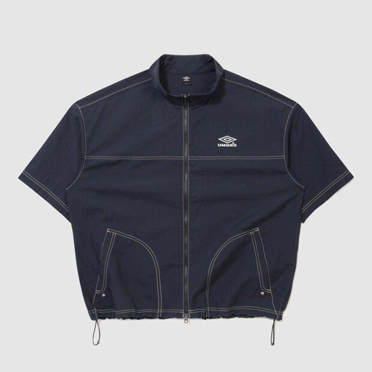엄브로(UMBRO) 크리스피 타슬란 스탠넥 반팔 풀집 자켓 네이비 UR221CJK57