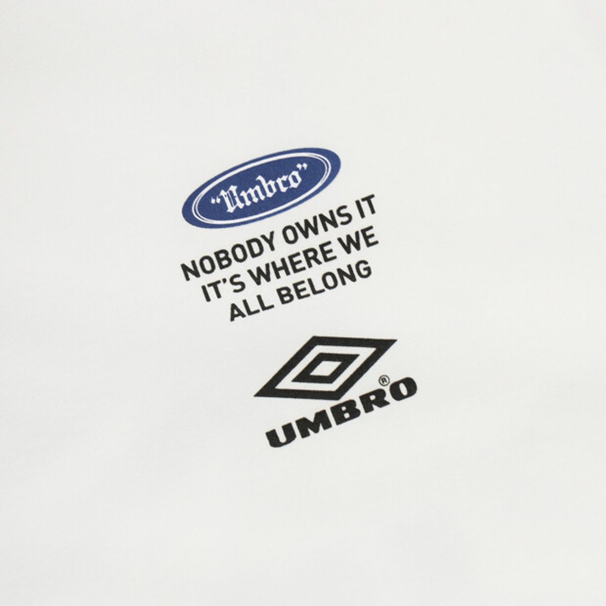 엄브로(UMBRO) 크리스피 타슬란 로고 반팔 티셔츠 화이트 UR224CRS59