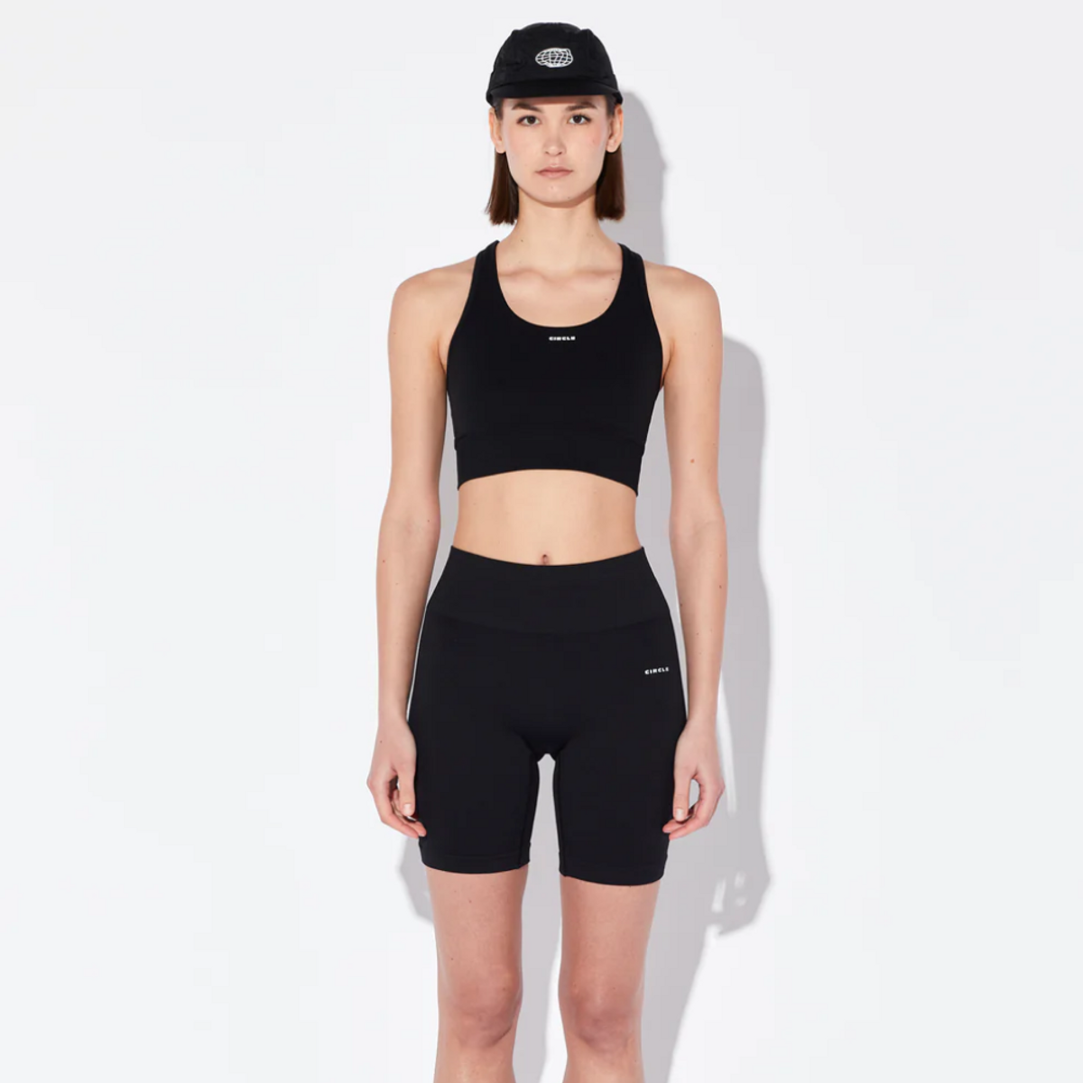 써클 스포츠웨어(CIRCLE SPORTSWEAR) 에센셜 킵 더 플로우 스포츠브라 2.0 오닉스 블랙 여성