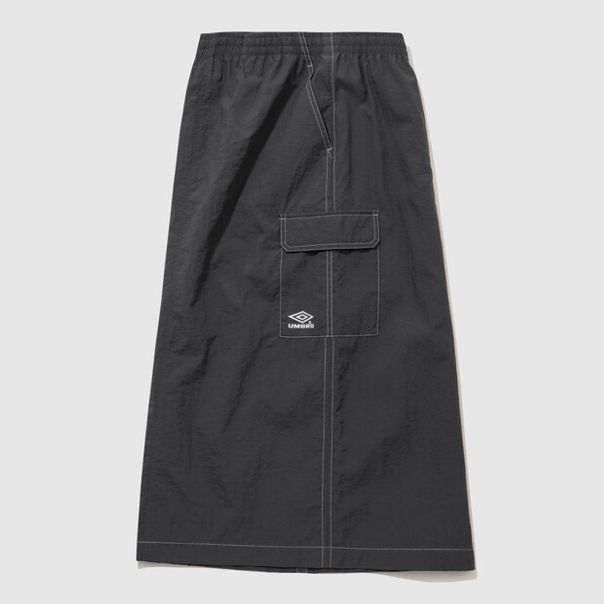 엄브로(UMBRO) 크리스피 타슬란 우먼스 카고 롱 스커트 차콜 UR222CSK59