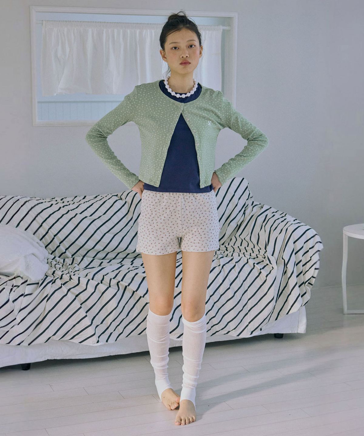 준준스페이스(JUNEJUNE SPACE) Punching Eyelet Cardigan_Light Green(펀칭 아일렛 가디건_라이트 그린)