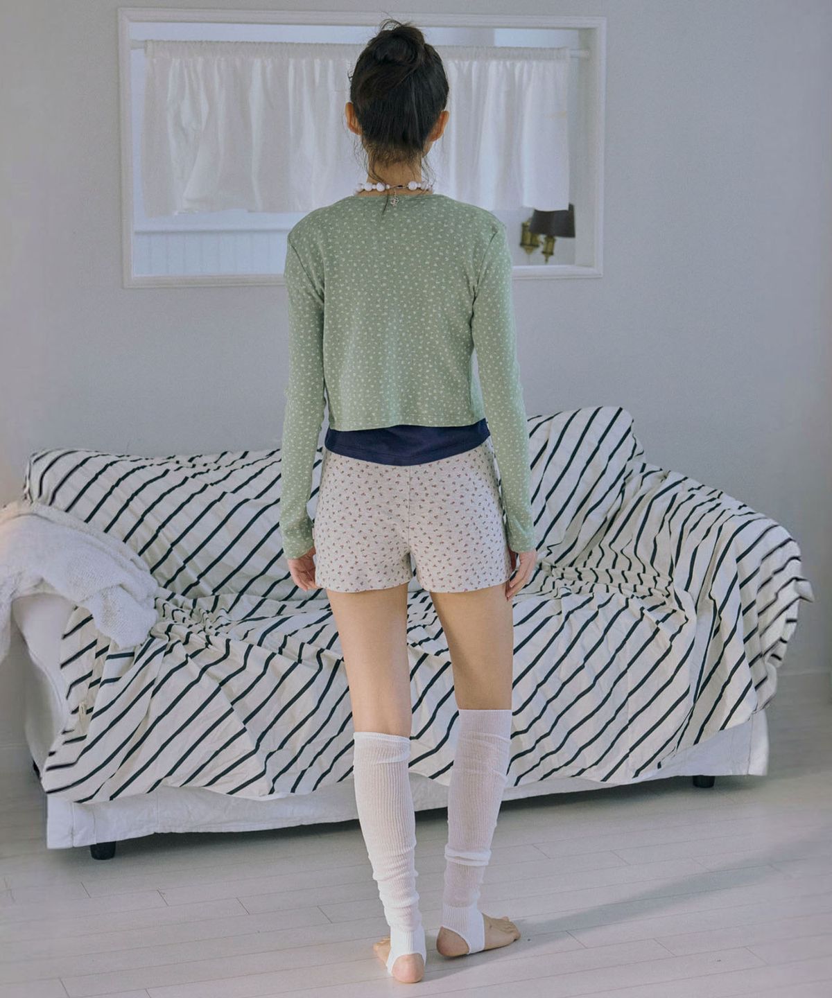 준준스페이스(JUNEJUNE SPACE) Punching Eyelet Cardigan_Light Green(펀칭 아일렛 가디건_라이트 그린)