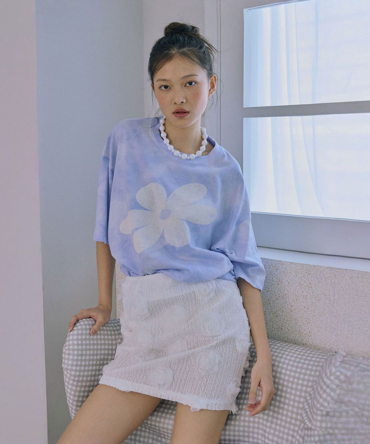 준준스페이스(JUNEJUNE SPACE) Flower Graphic Tee_Light Blue(플라워 그래픽 티셔츠_라이트블루)