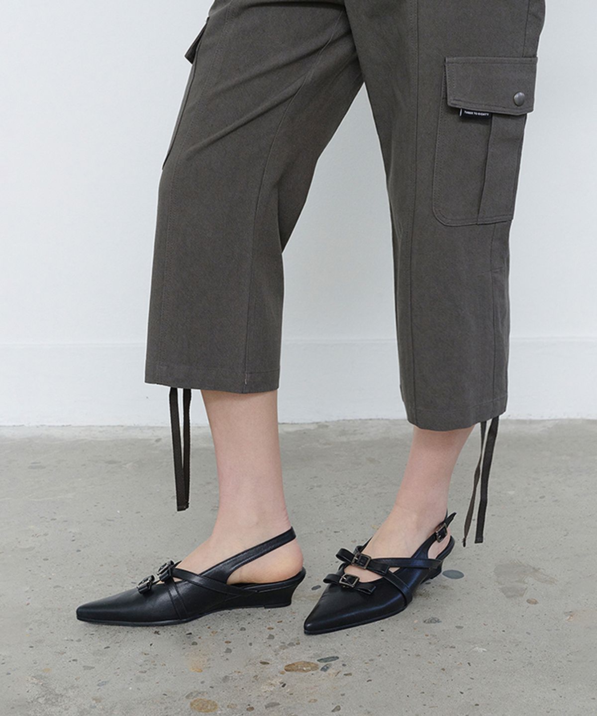 쓰리투에이티(THREE TO EIGHTY) RIBBON STRAP SLINGBACK HEELS BLACK