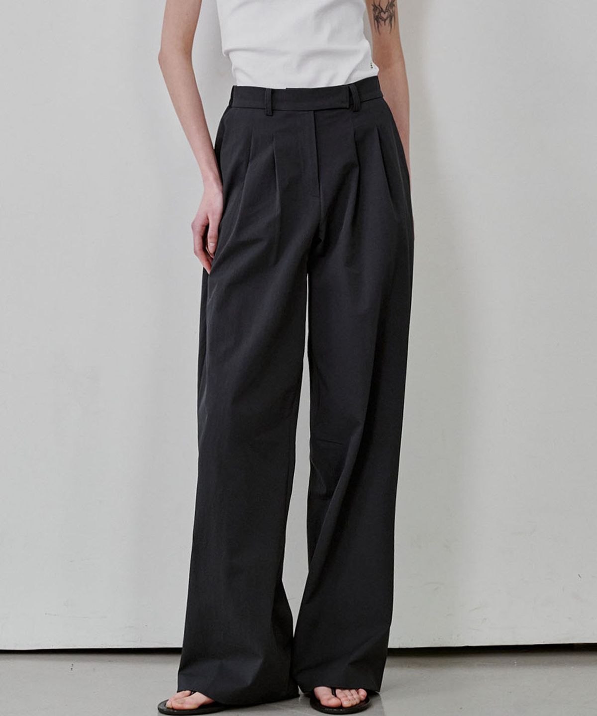 마롭(MALOUPE) 2176 나일론 투턱 팬츠 (다크그레이)