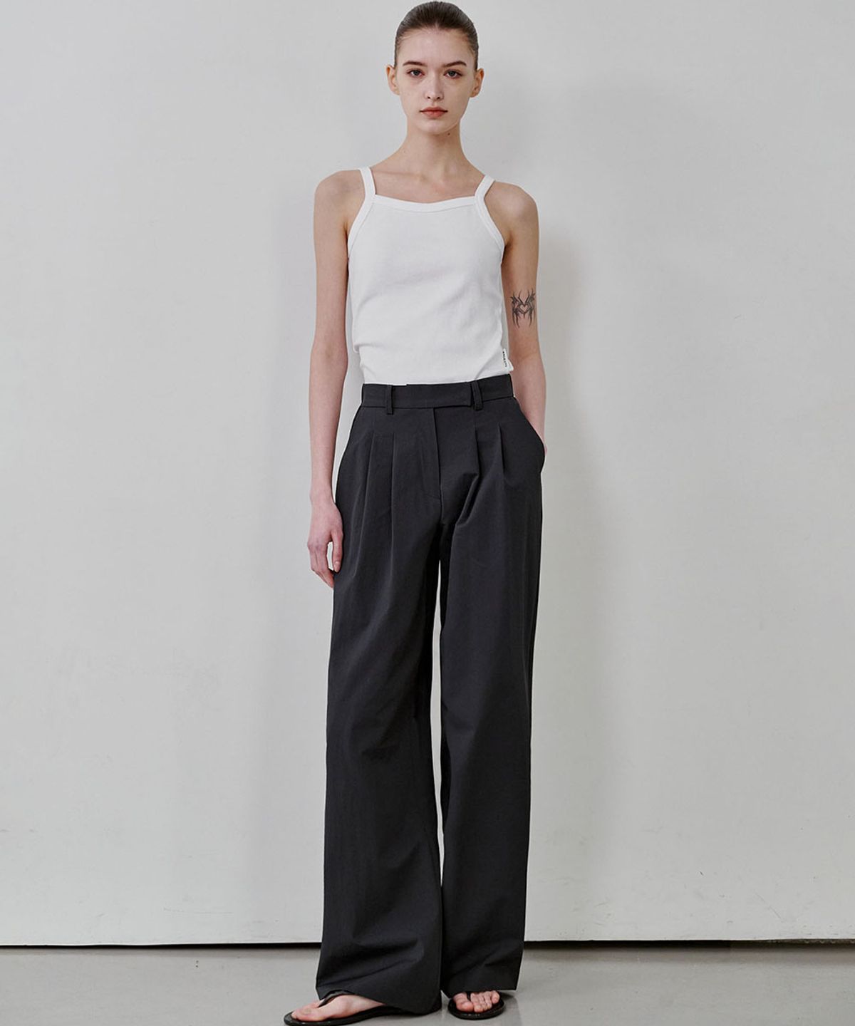 마롭(MALOUPE) 2176 나일론 투턱 팬츠 (다크그레이)