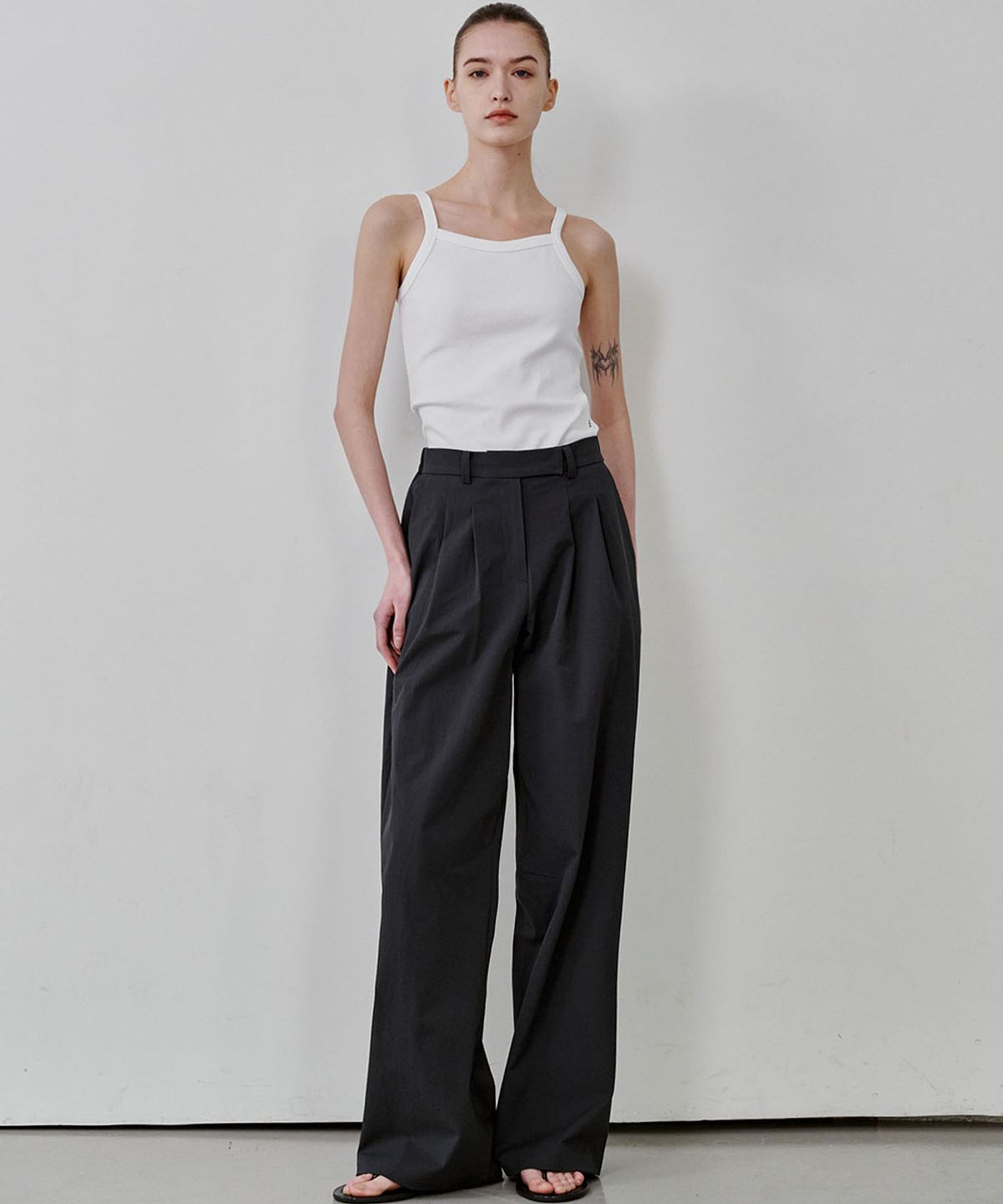 마롭(MALOUPE) 2176 나일론 투턱 팬츠 (다크그레이)