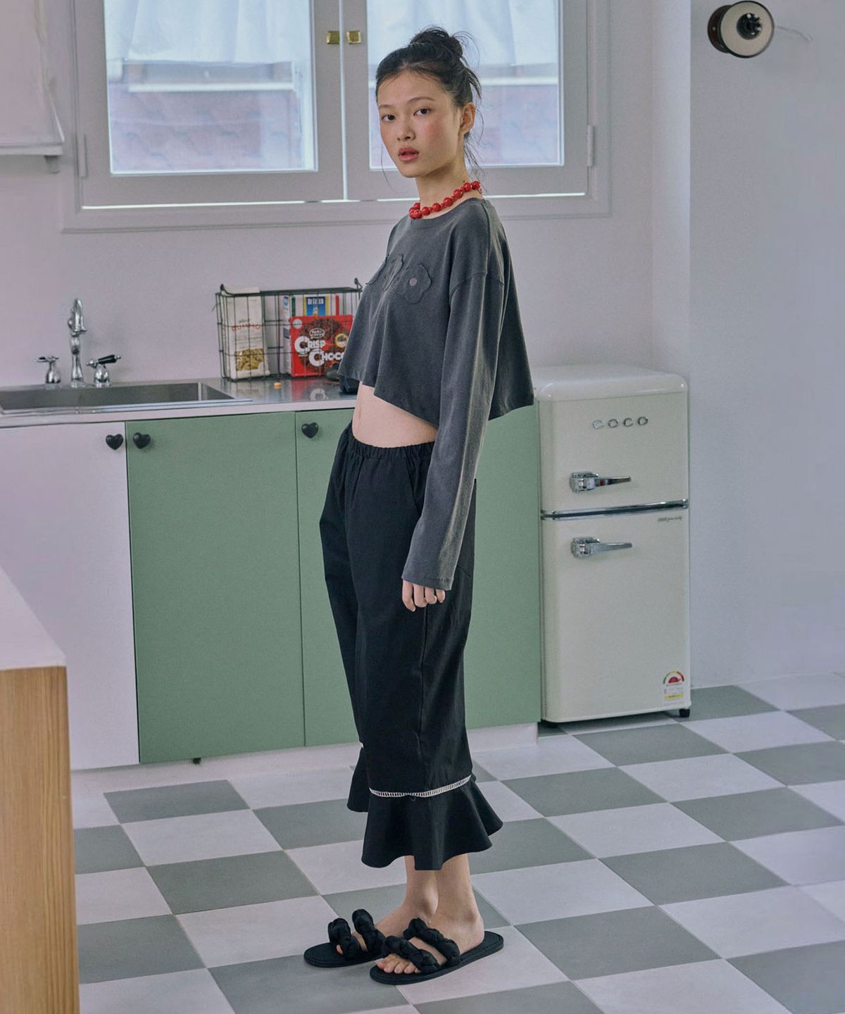 준준스페이스(JUNEJUNE SPACE) Bloom Frill Pants_Black(블룸 프릴 팬츠_블랙)
