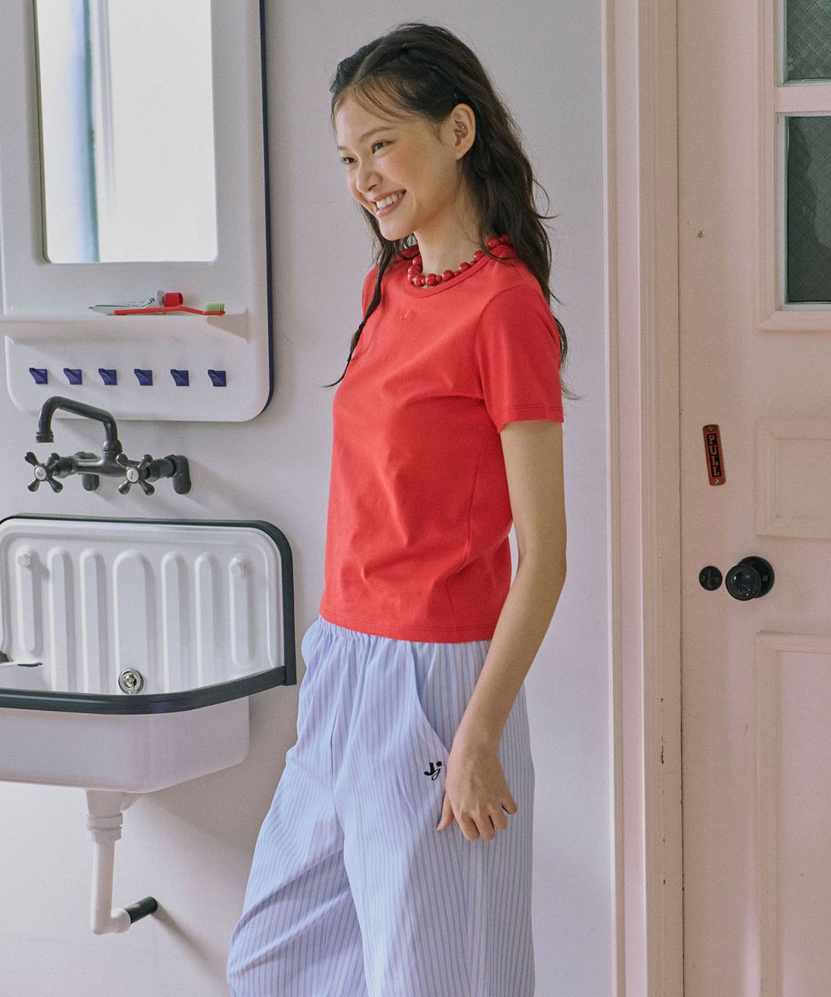 준준스페이스(JUNEJUNE SPACE) Slim Cut-out Tee_Red(슬림컷아웃 티셔츠_레드)