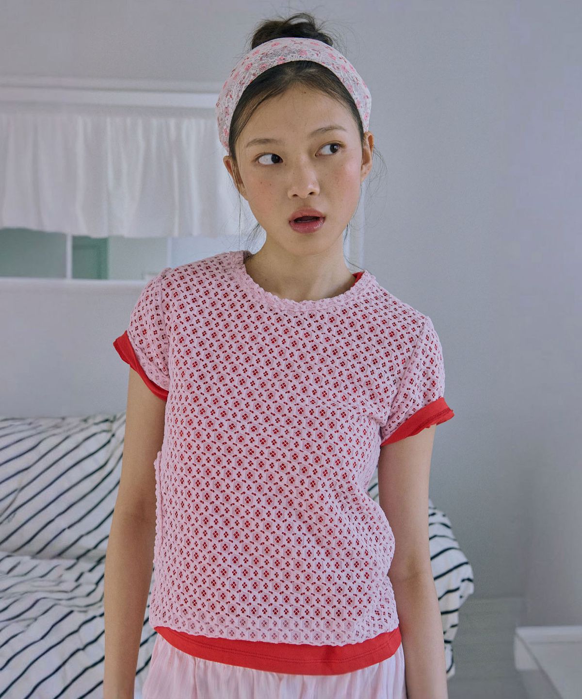 준준스페이스(JUNEJUNE SPACE) Slim Cut-out Lace Top_Pink(슬림 컷아웃 레이스 탑_핑크)