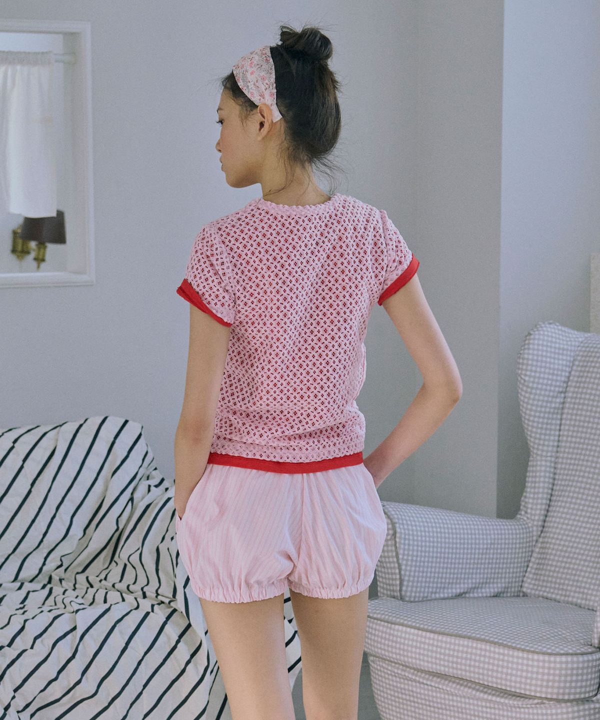 준준스페이스(JUNEJUNE SPACE) Slim Cut-out Lace Top_Pink(슬림 컷아웃 레이스 탑_핑크)