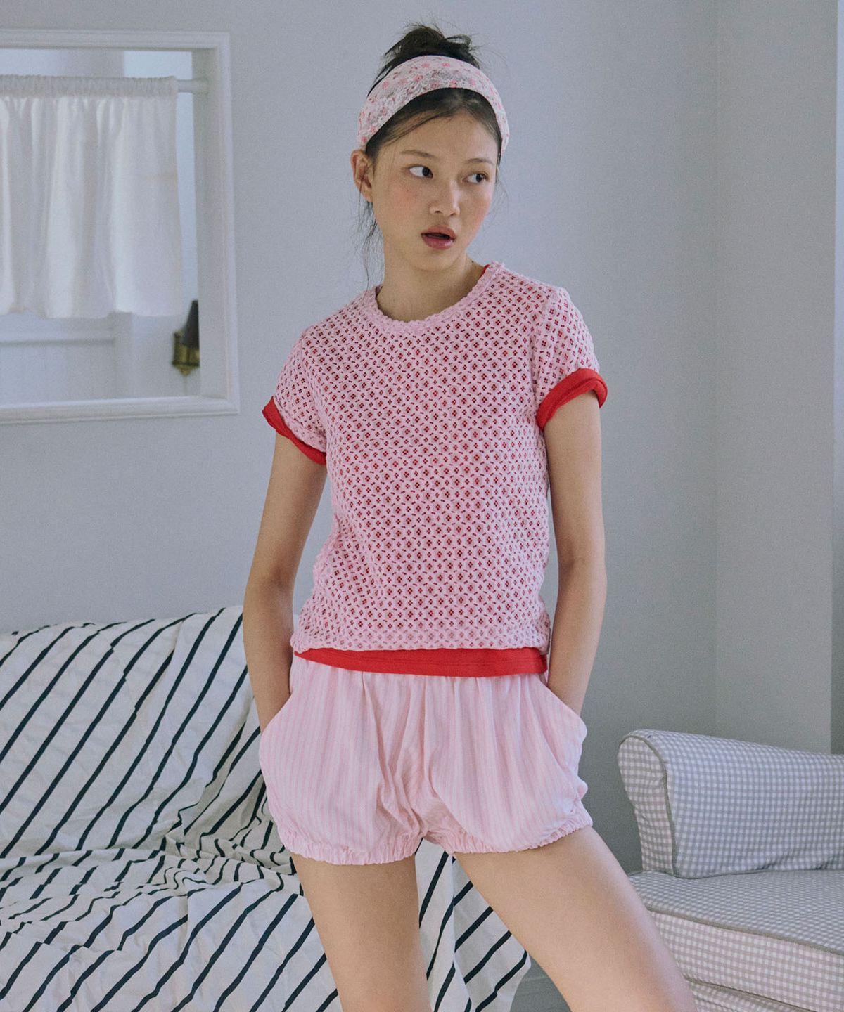 준준스페이스(JUNEJUNE SPACE) Slim Cut-out Lace Top_Pink(슬림 컷아웃 레이스 탑_핑크)