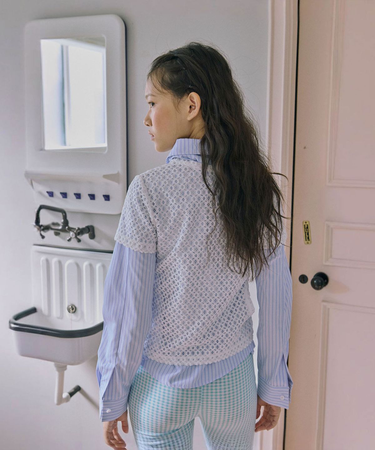 준준스페이스(JUNEJUNE SPACE) Slim Cut-out Lace Top_White(슬림컷아웃 레이스 탑_화이트)