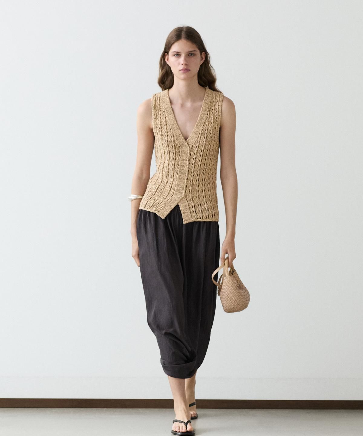마시모두띠(MASSIMO DUTTI) 오픈 니트 베스트
