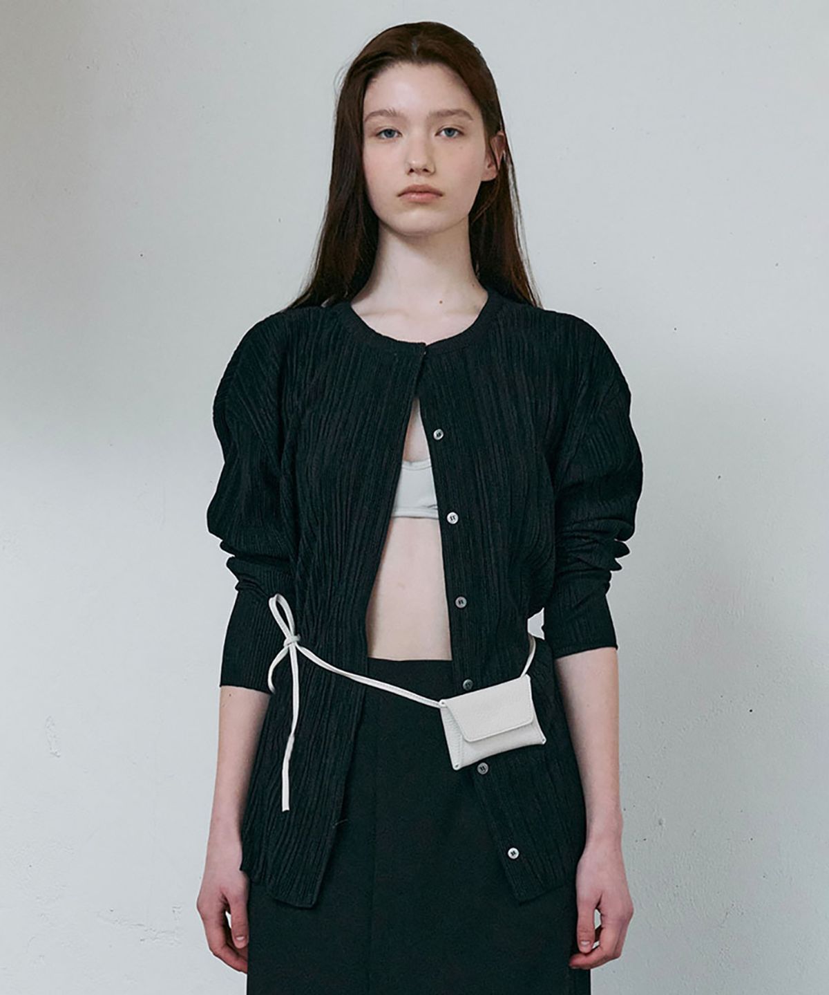 아우브아워(AUBOUR) hidden pleats blouse (black)