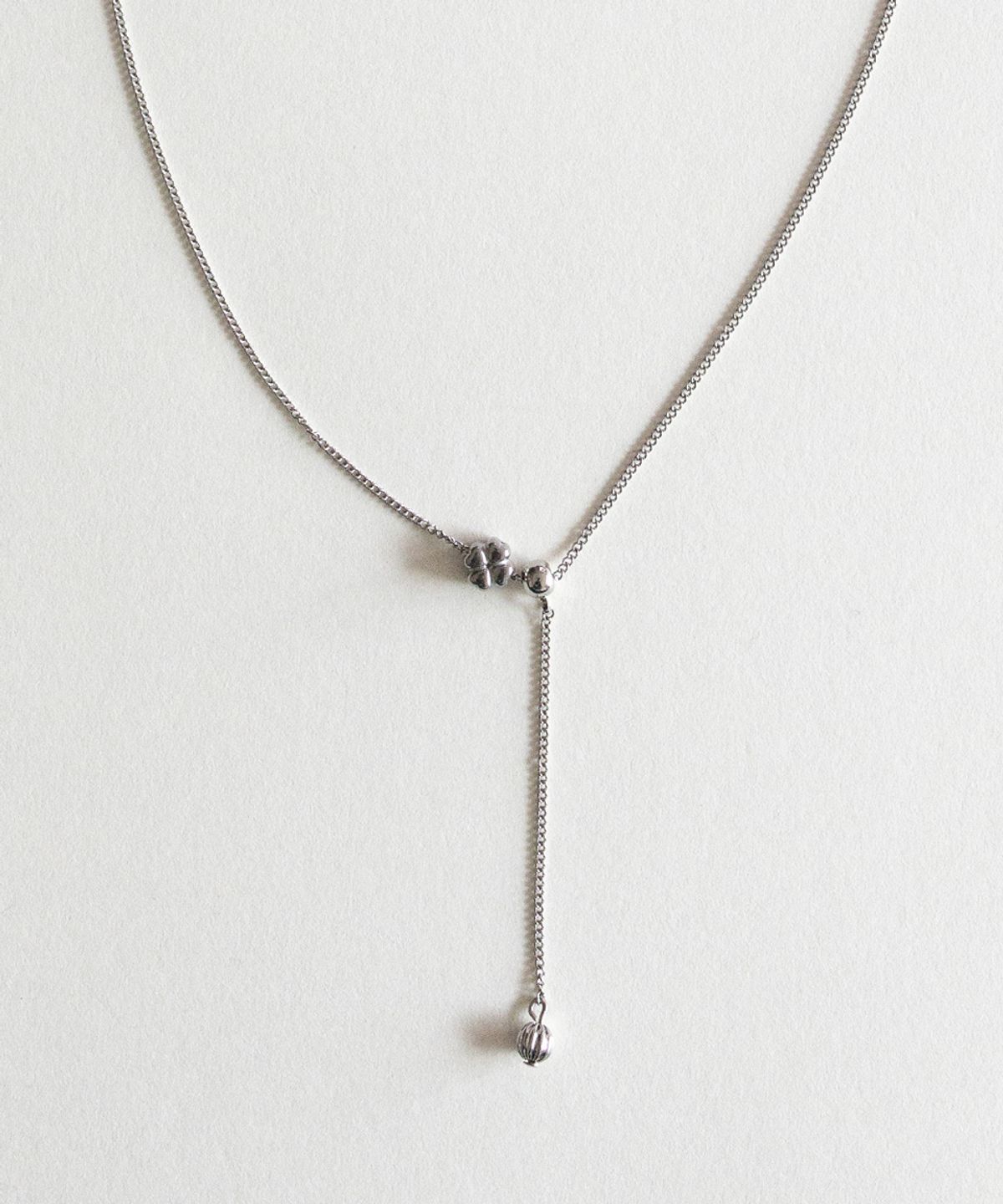 메리모티브(MERRYMOTIVE) Dew clover necklace