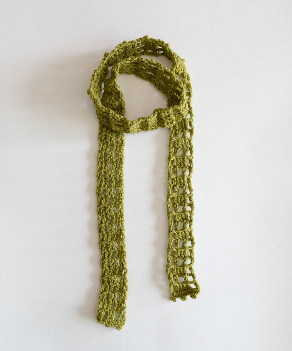 메리모티브(MERRYMOTIVE) Soft crochet knit long scarf (Olive green)