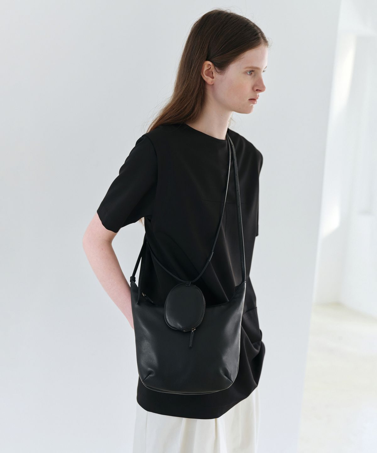 아우브아워(AUBOUR) arc hobo bag (black)