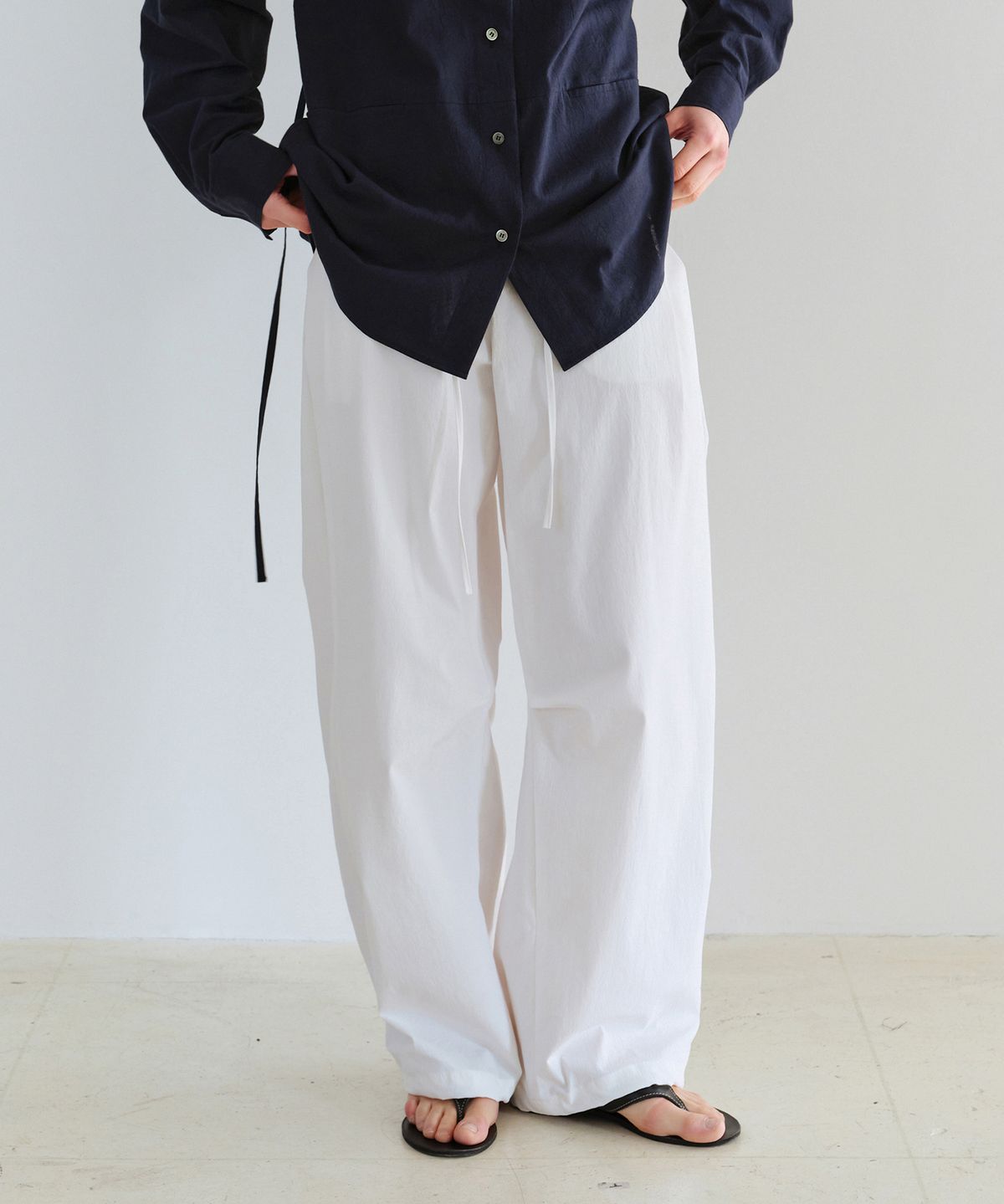 아우브아워(AUBOUR) arc tuck pants (ivory)