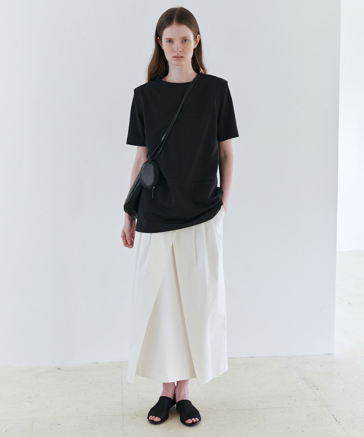 아우브아워(AUBOUR) dart line blouse (black)