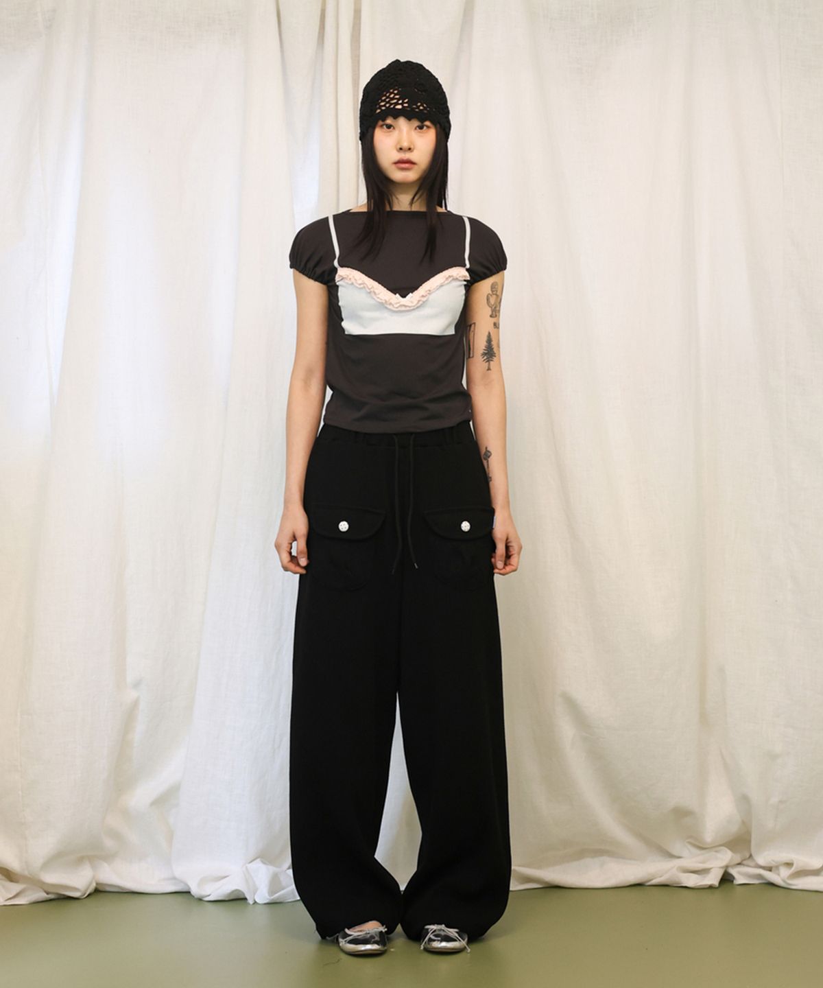 소르디(SORDI) Dot Button Jogger Pants_black