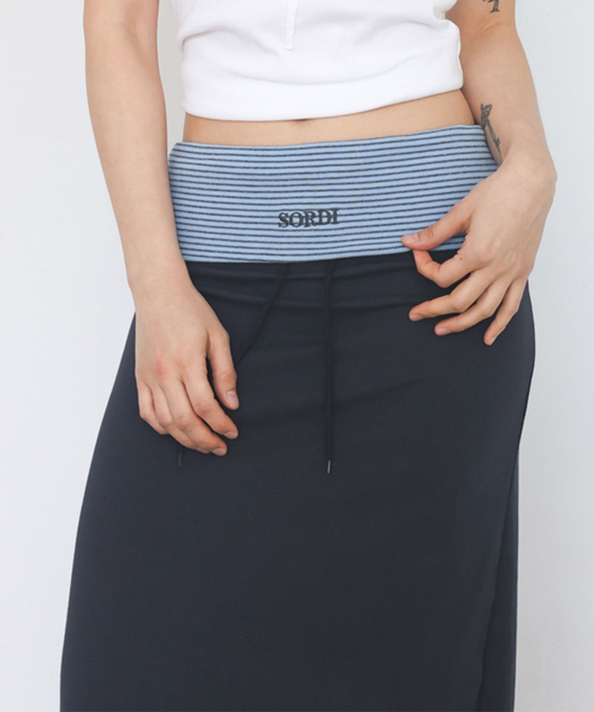 소르디(SORDI) Two-tone Long Skirt_navy