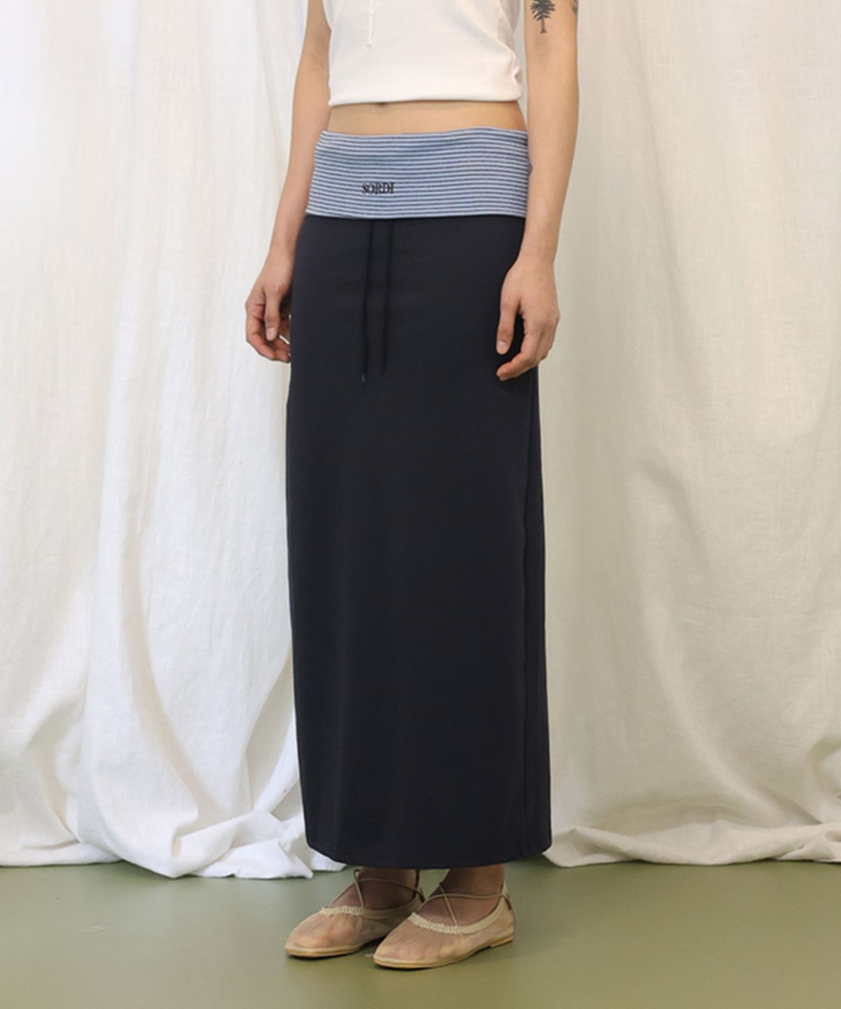 소르디(SORDI) Two-tone Long Skirt_navy